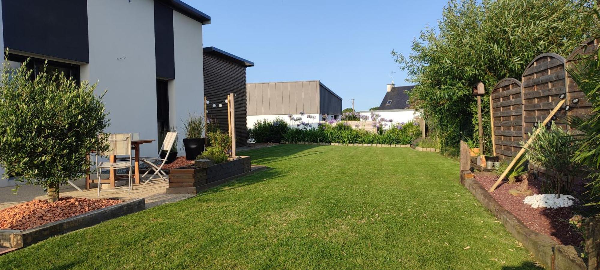 Maison Recente Avec Jardin. Plourhan Luaran gambar